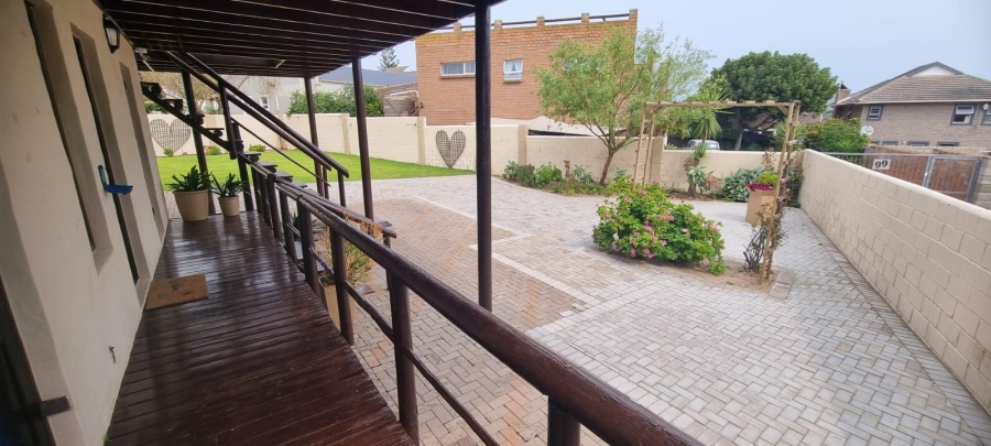 3 Bedroom Property for Sale in Myburgh Park Western Cape